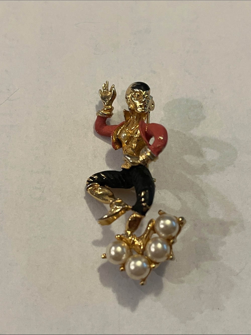 Vntg. 1950s Sarah Coventry Harlequin Pearl Accent Brooch